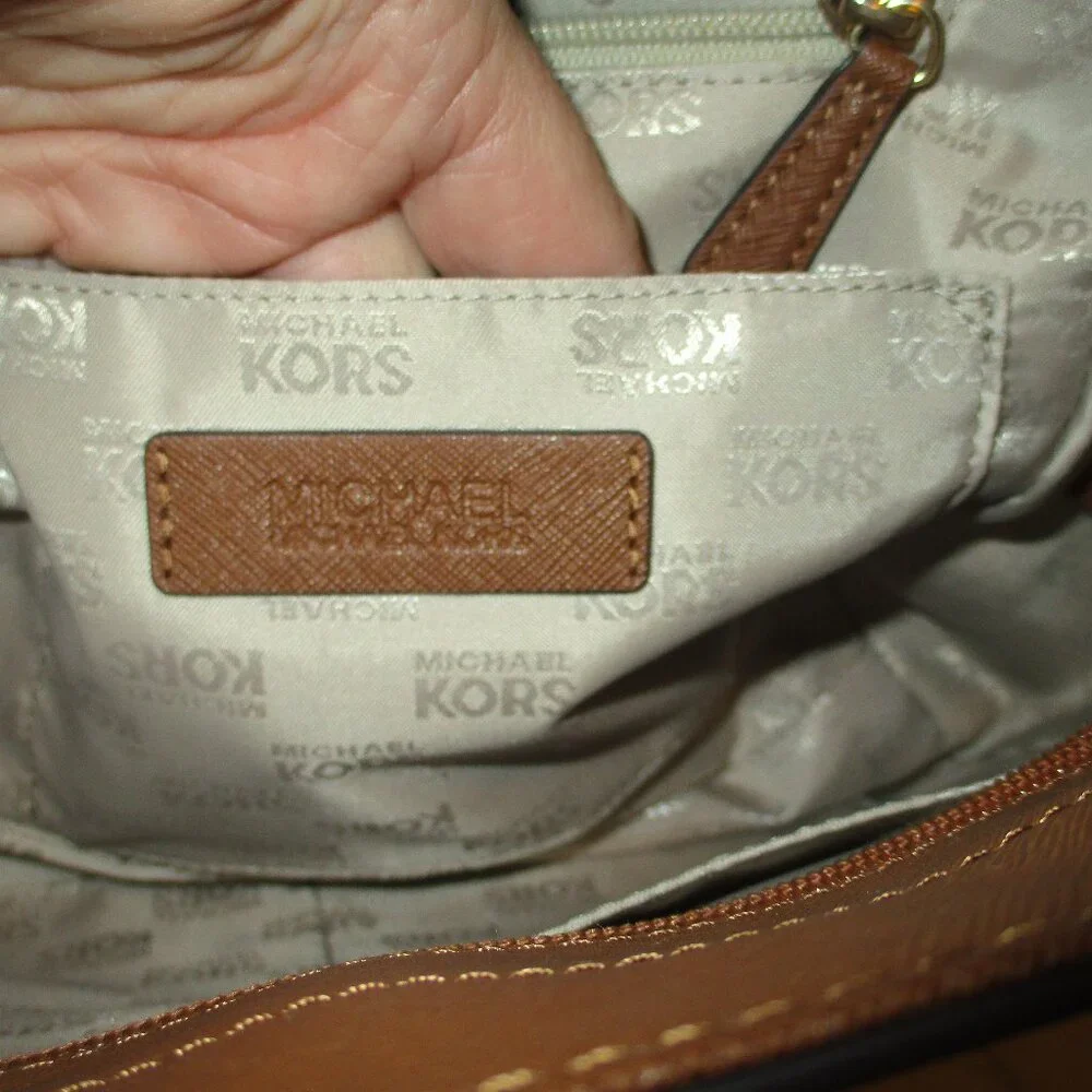 Like New Michael kors large shoulder purse jet set - Picture 12 of 14